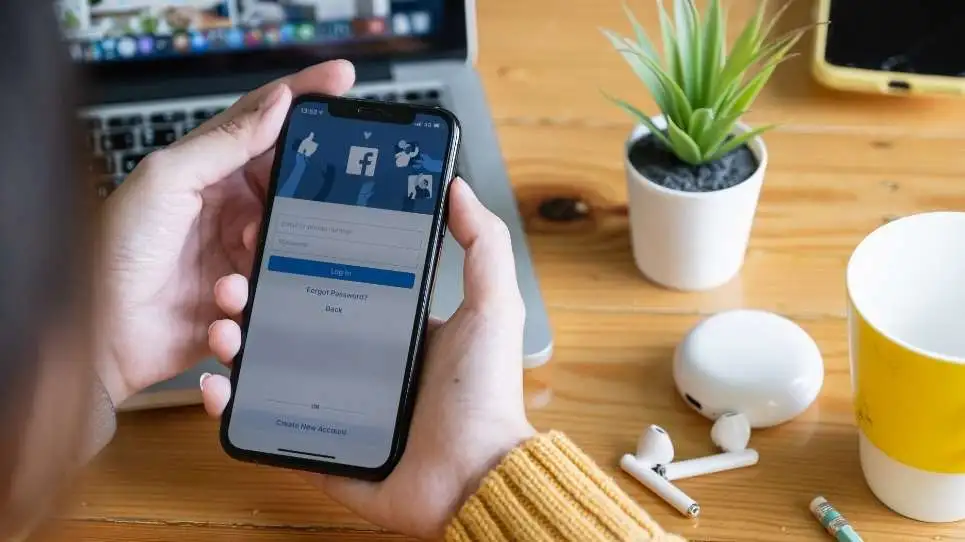 Cómo desactivar tu cuenta de Facebook en 2023